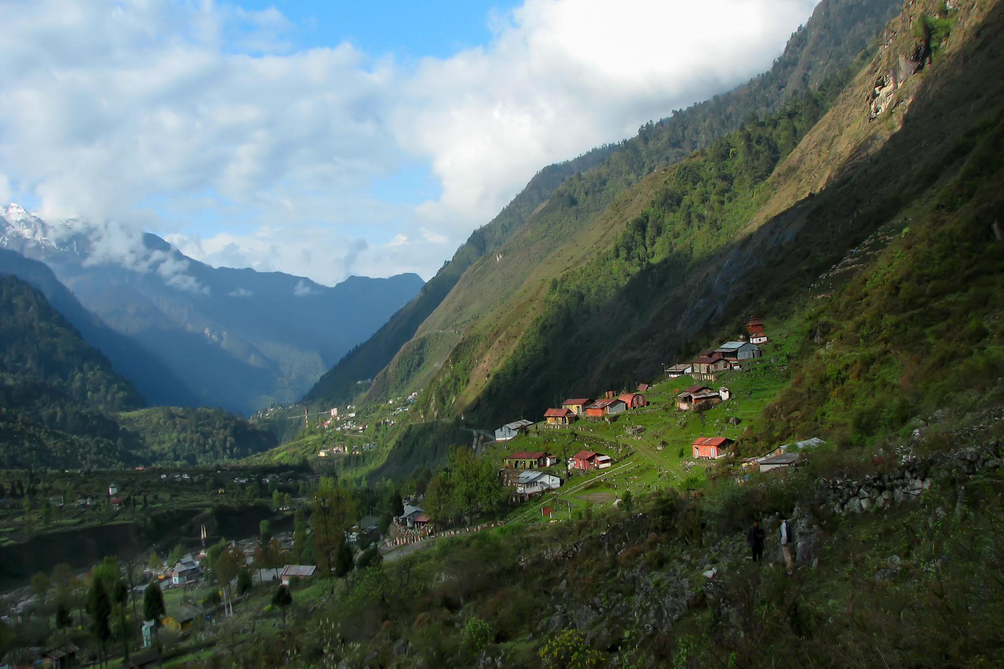 Gangtok - Lachung Tour Package 4 Nights - 5 Days